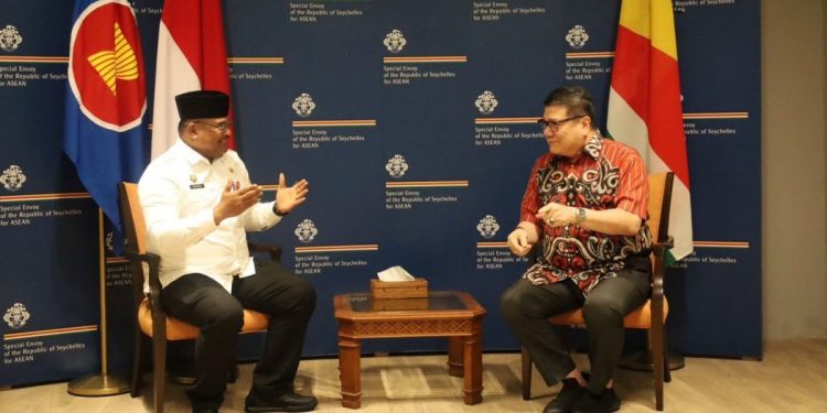 Pj Gubernur Safrizal Jumpai Dubes Syechelles Ajak Investasi ke Aceh