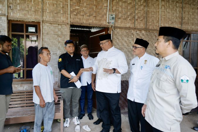 Pj Gubernur Safrizal Tinjau Verifikasi Pembangunan Rumah Layak Huni di Bireuen Pastikan Tepat Sasaran
